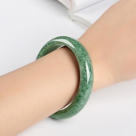 Pure Natural Jade Stone Bracelet Bangle NWOT Chunky Green - Picture 3 of 5
